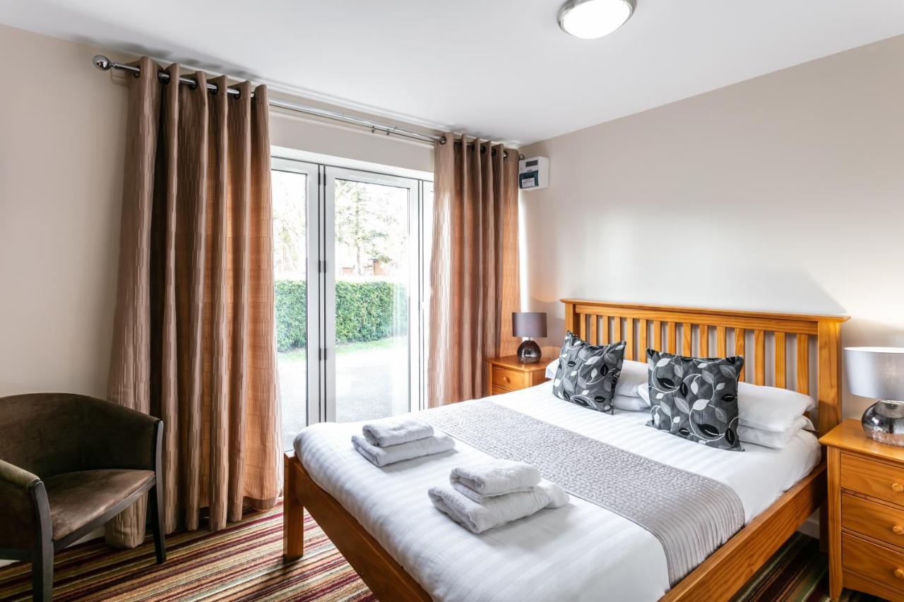 Roydon Marina Village Hotel Exteriér fotografie