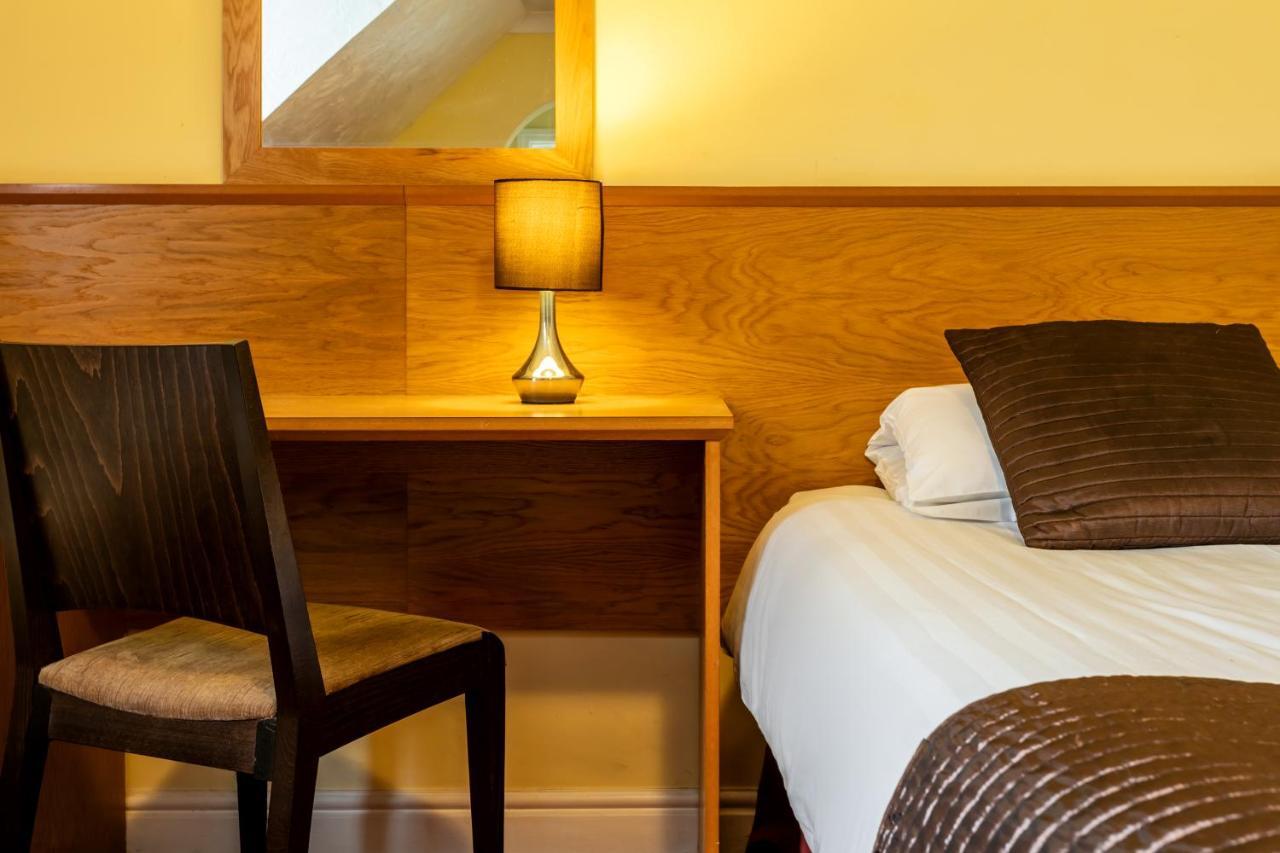 Roydon Marina Village Hotel Exteriér fotografie